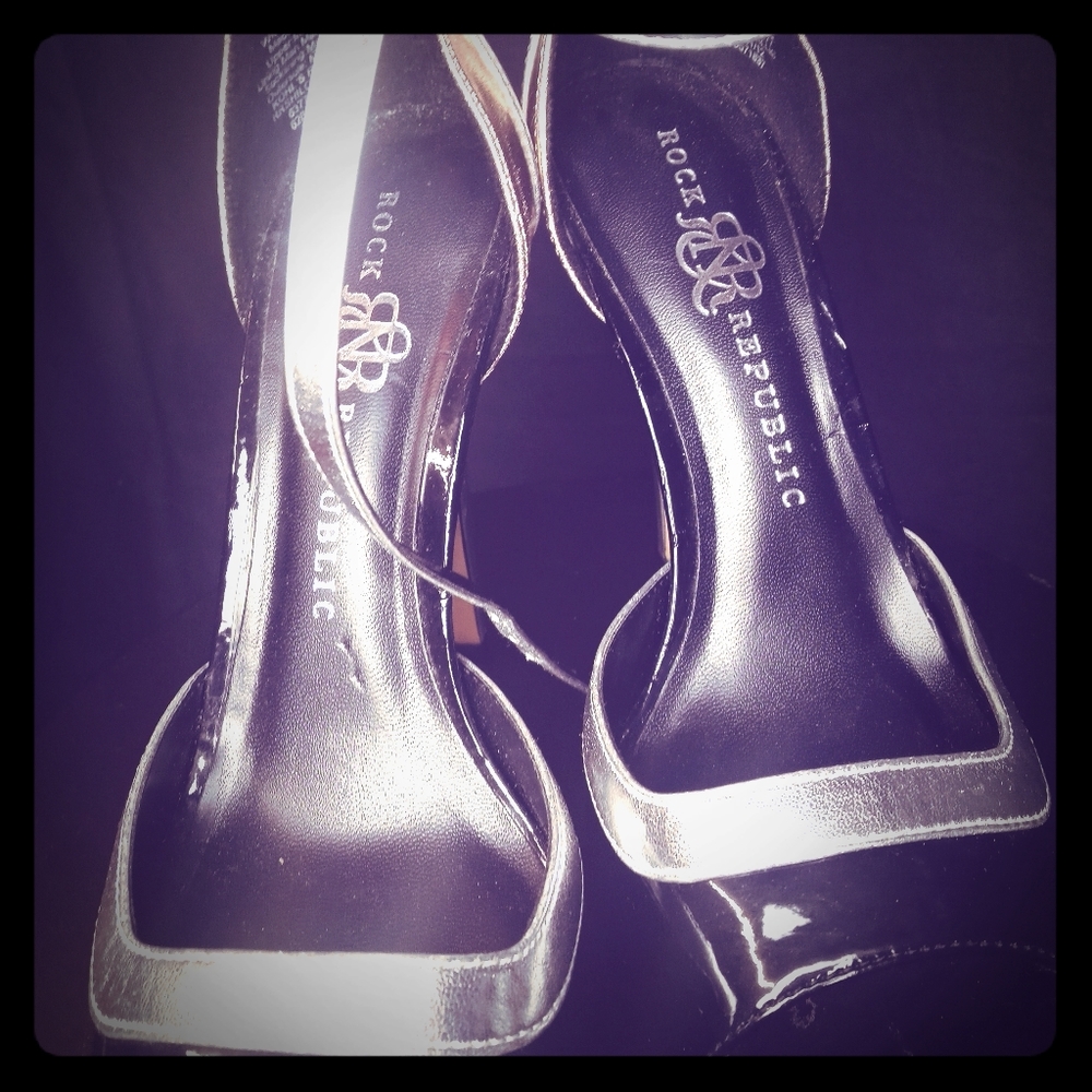 Rock Republic Black and Silver Heels.Size 8 $12